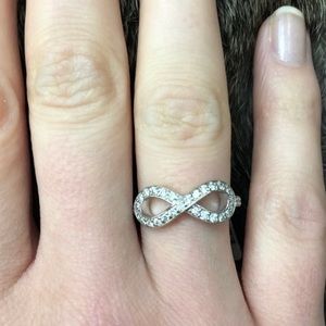 14KT Diamond Infinity Ring Sz 6.5